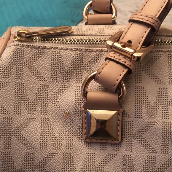 Michael Kors Large Grayson bag with dust bag. - Picture 8 of 12